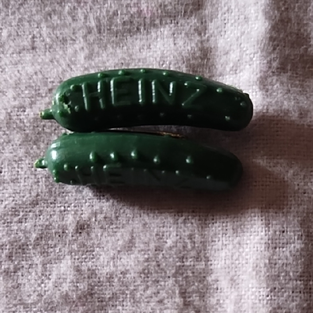 🇺🇸 Clearance 🇺🇸Heinz Green Pickle Brooch Set